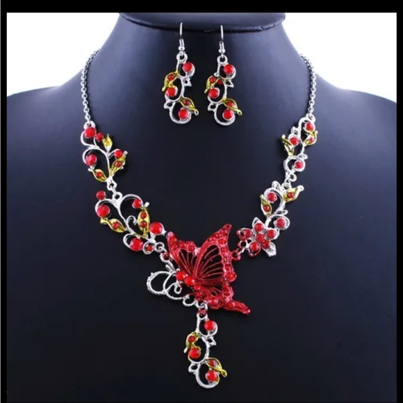 🎁 Red Crystal Butterfly Necklace Earring Set - Picture 3 of 12